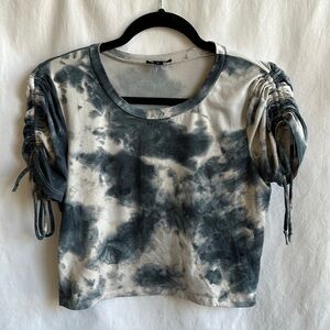 Minette tie-dye crop top with sleeve ruching